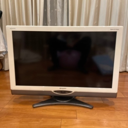 シャープAQUOS2010年製液晶カラーテレビ　sharp32インチ　32型