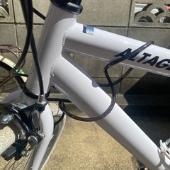 クロスバイク ワイヤー錠・スマホホルダー・ライト（未使用品）付属