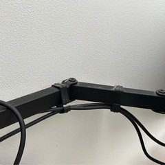 モニタ2台、ドッキングステーション、アームのセット