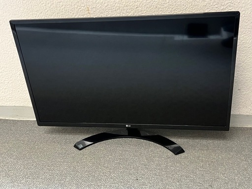 31.5インチ　LG モニター　ディスプレイ