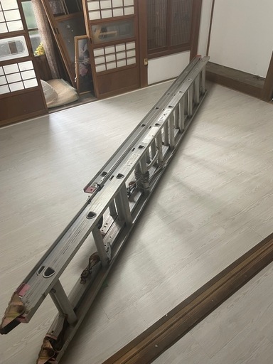 ３連梯子　はしご