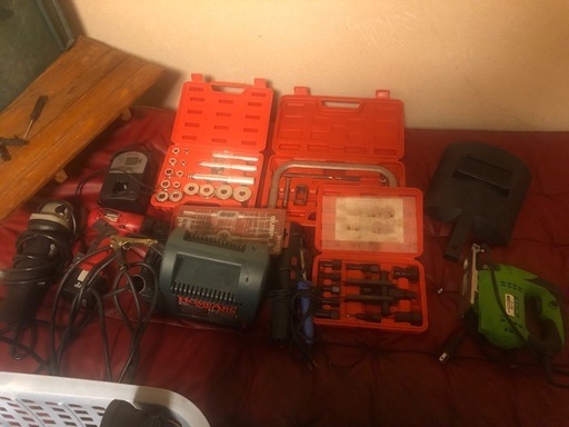 溶接機やサンダー電動ドリルなど工具