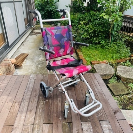 車椅子 コンパクト 軽量 折り畳み 簡易式車イス レッドパープル