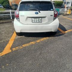 断捨離の為出品！燃費抜群！ トヨタ アクア:平成24年式 ※傷