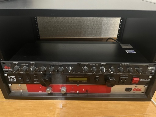 エフェクター　コンプレッサー　電源ラックセット