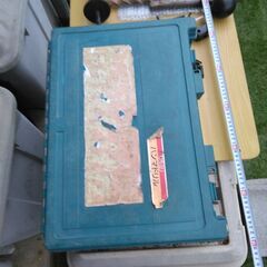 マキタ　Makita　35mmハンマードリル　HR3520  刃5本付き　50-60Hz 1050W  ケース付き　中古