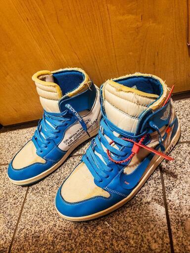 オフホワイト NIKEスニーカー