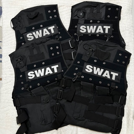 ⭐️サバゲー⭐️ SWAT ミルフォース ベスト レプリカ アウトドアタクティカルベスト 調整可能 ハロウィン アウトドア 4枚セット