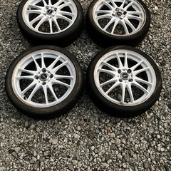 車のパーツ タイヤ、ホイール2本セット19インチ🛞9jオフセット32です  