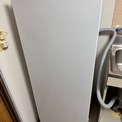 アイリスオーヤマ 冷凍庫142Lファン式自動霜取り　IUSN-14A-W