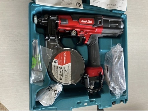 マキタ makita 釘打機 赤　AR411HR