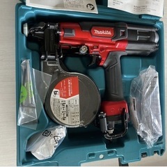 マキタ makita 釘打機 赤　AR411HR