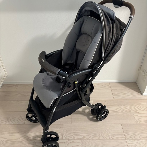 美品 アップリカ ラクーナクッション AD パームブラック Aprica 出産準備