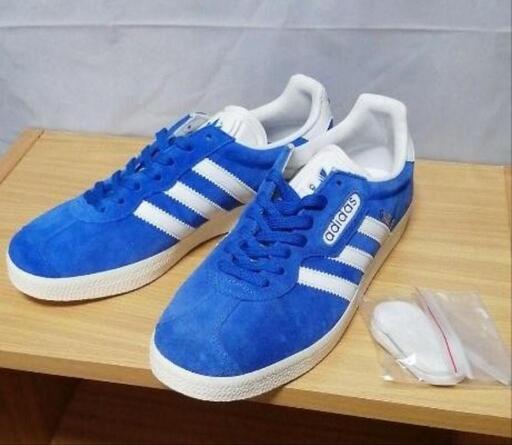adidas　スニーカー