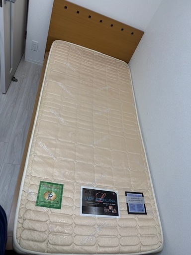 シングルベットとマットレスセット
