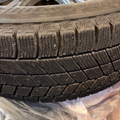成約済み【東区】BRIDGESTONE ブリヂストン 195/60R16 スタッドレスAZANE E-10 16インチ 22年製 8部山 ブラック 4本 冬タイヤ