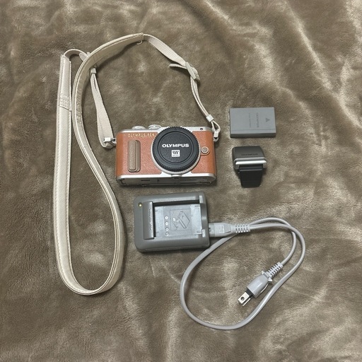 OLYMPUS ミラーレス一眼 E-PL8 ボディー ブラウン