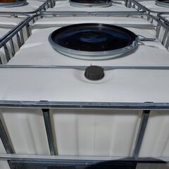 貯水タンク。農業タンク。１０００リットル。