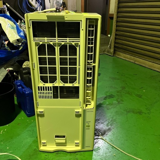 窓用エアコン洗浄します