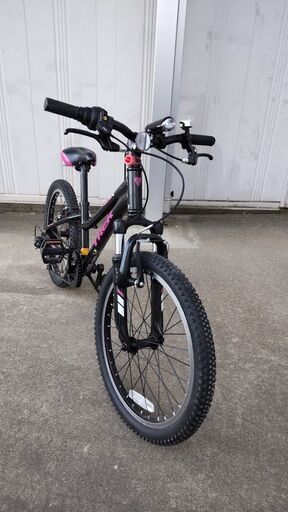 TREK　キッズバイク　20インチ（6速）