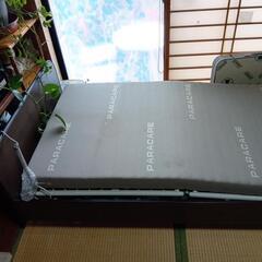 🍀電動パラマウントベッド🍀　　　サイドガ−ド、サイドテ−ブル付