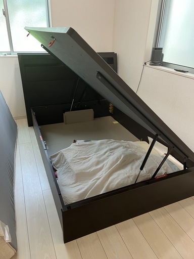 ニトリダブルベッド深型跳ね上げタイプ ニトリ 跳ね上げ(油圧式)収納