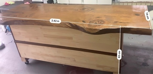 材料費だけで10万以上のDIY制作品の1枚板テーブル