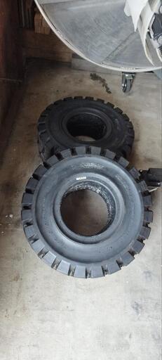 フォークリフト用ノーパンクタイヤ21×8−9 6.00新車外し未使用品
