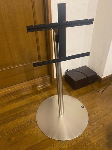 おしゃれなTVスタンド　シルバー