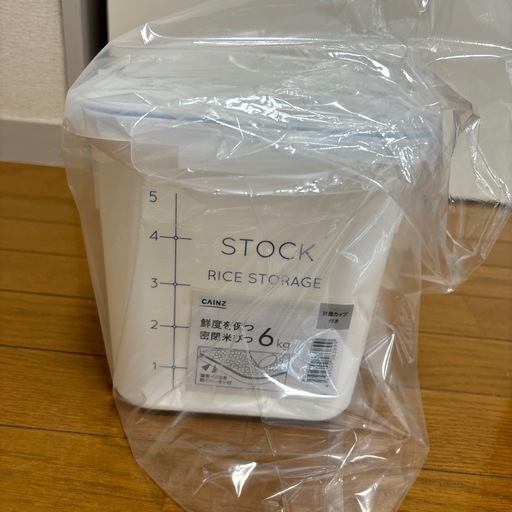 【新品】カインズ　米びつ　6キロ　計量カップ付き