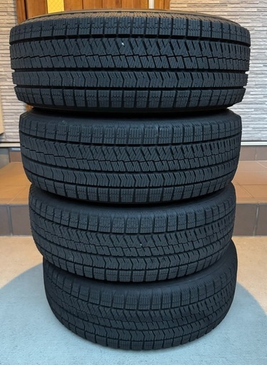 中古スタッドレス215/65R16ブリザックVRX3アルファード、ヴェル
