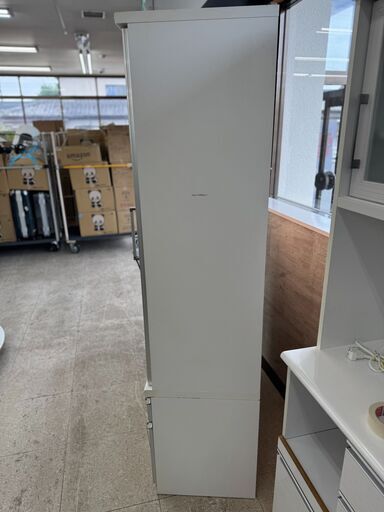 リサイクルショップのダイトーです。お持ち帰り価格 白い キッチン収納