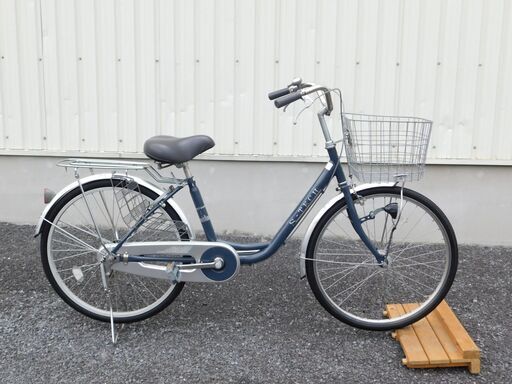 中古自転車多数販売中!　試乗して下さい!　早い者勝ち!　ご来店ください!　シニアに大人気!　安心サイズの24インチ　グレー　変速無し　オートライト　サドル裏面割れあり　お買い物に便利!!　売れてます!　早い者勝ち!　外観状態は全体的に極めて良好と思います!　m50