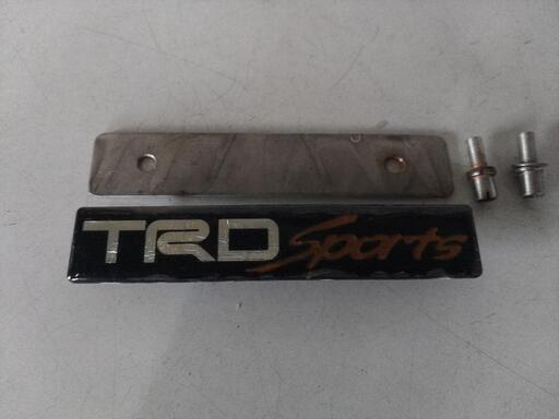 TRDグリルエンブレム