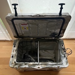 アイスランド クーラーボックス 45QT 42.5L デザートカモ