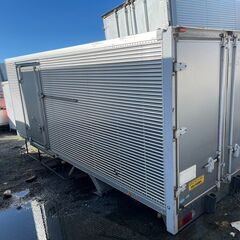 福岡発　3tアルミコンテナ　中仕切りスライド扉付　両側スライドドア付　その他多数コンテナ有、値下げ交渉有、株式会社南商会 福岡発 3tアルミコンテナ 中仕切りスライド扉付 両側スライドドア付