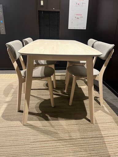 【展示品・未使用品】ダイニングセット 4人掛け ダイニングテーブル 幅160cm 参考価格59.990円自社配送時代引き可(現金、クレジット、スマホ決済対応)
