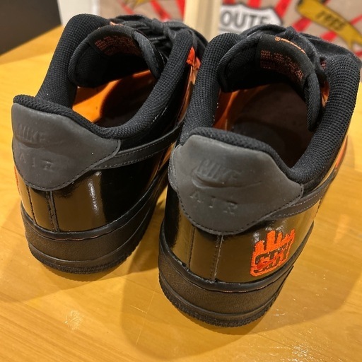 【NIKE】AIR FORCE 1 ローシブヤハロウィンスニーカー