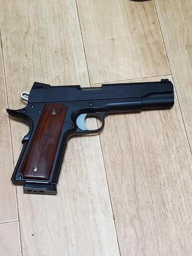 ガスガン　ブローバツク
