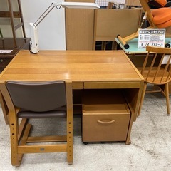 テーブル6個 写真2枚目椅子24個セット 未使用品あり。