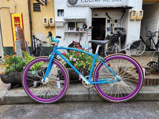 クロスバイク　ＦＩＸＥＤ　ＧＥＡＲ　７００Ｃ　青　配達可能
