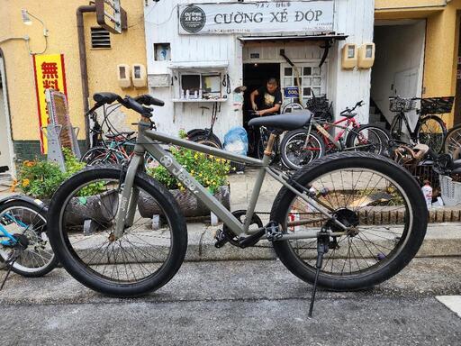ＪＥＥＰ　ＭＴＢ自転車　２６インチ　大きいタイヤ　６変速　緑　配達可能
