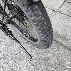 ミニベロ自転車　ＪＥＥＰ　２０インチ　６変速　カゴ　付き　緑　配達可能