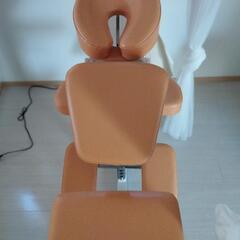 高田ベッド製作所　マッサージチェア453GSラウンドFタイプ　オレンジ色　マッサージ　リラクゼーションサロン　整体　エステ