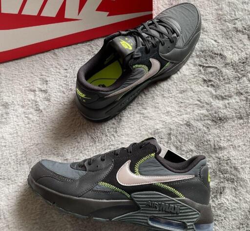 NIKE　エアマックスエクシー　26cm　未使用品