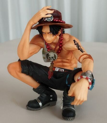 フィギュアーツZERO ワンピース フィギュア •白ひげ）•エース フィギュ