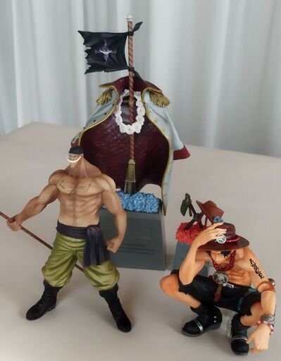 ワンピースフィギュア、白ひげ＆エース