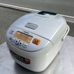 ☆  中古品  象印 炊飯器 1升 極め炊き マイコンタイプ 高火力 黒厚釜 保温24時間 ホワイト NL-DS18-WA  ☆