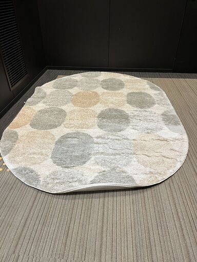 【展示品・未使用品】ラグ オーバルデザイン オールシーズン アイボリーベジュ 160×229 参考価格19990円自社配送時代引き可※現金、クレジット、スマホ決済対応※