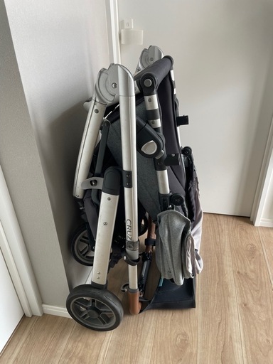 UPPAbaby Cruz ベビーカー ベビーカー UPPAbaby CRUZ 赤 ベビーカー